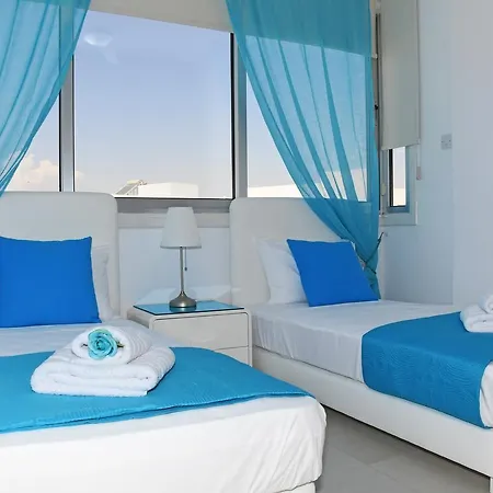 Villa Helen,colonian Beach Villas *
