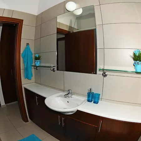Helen,colonian Beach Villas 别墅