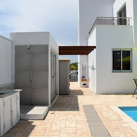 Helen,colonian Beach Villas * Meneou